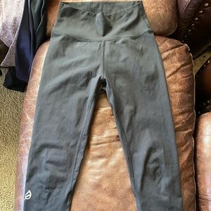 P’tula black cropped leggings